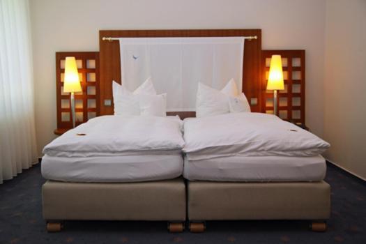 Hotel Blauer Fasan Wiesmoor Phòng bức ảnh